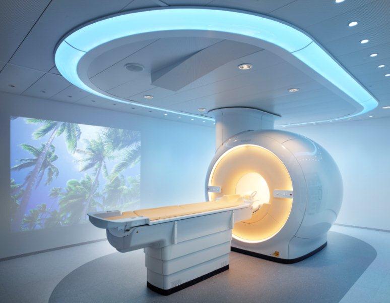 Apparecchiatura risonanza magnetica ad alto campo — Studio Radiologico Viterbo Castellana Grotte Bari