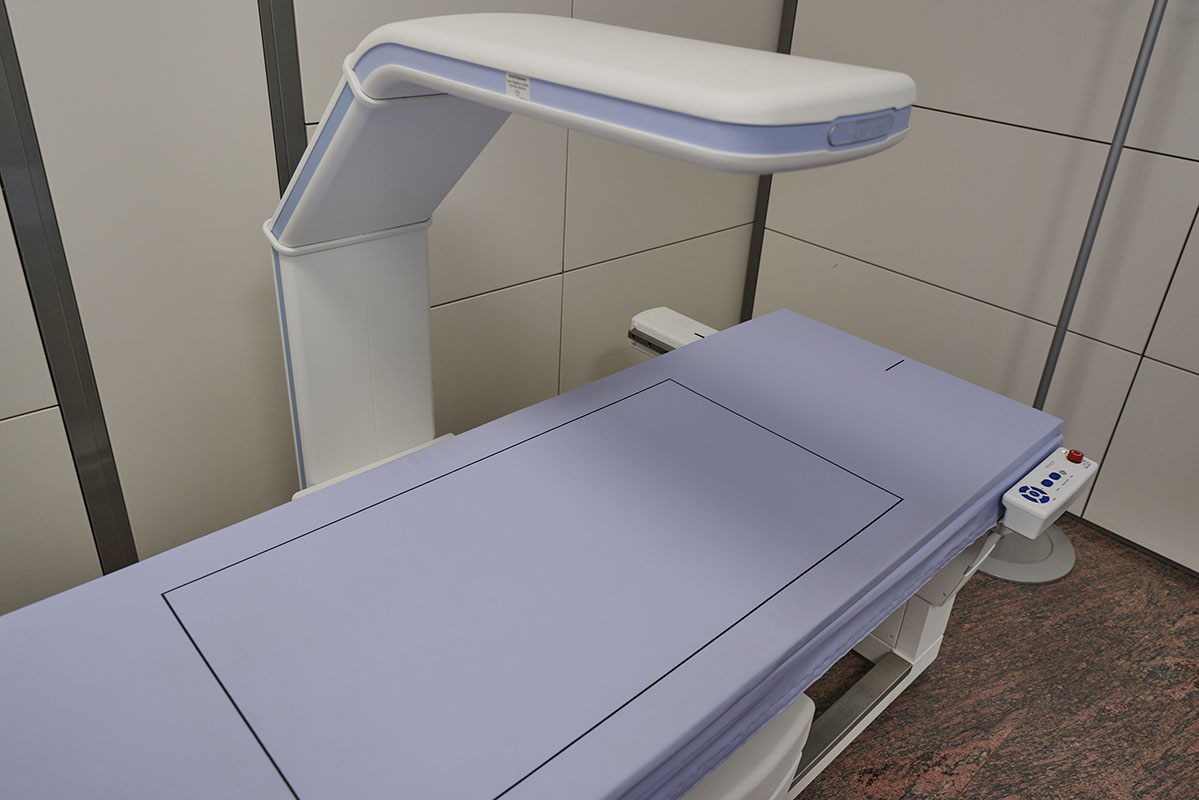 esame per osteoporosi immagine densiometria